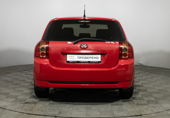 Подержанный автомобиль Toyota Corolla Hatchback 2006 года (6 фото)