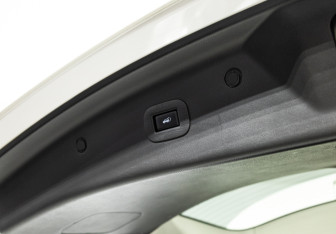 Подержанный автомобиль Infiniti QX80 2018 года (31 фото)