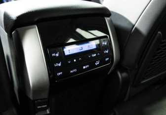 Подержанный автомобиль Toyota Land Cruiser Prado 2019 года (24 фото)