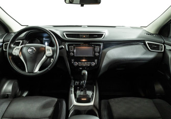 Подержанный автомобиль Nissan Qashqai 2016 года (13 фото)