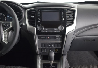 Новый Mitsubishi L200 2024 (8 фото)