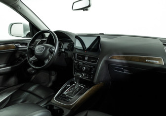 Подержанный автомобиль Audi Q5 2012 года (9 фото)