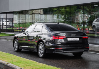 Подержанный автомобиль Audi A6 Sedan 2020 года (8 фото)