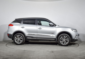 Подержанный автомобиль Geely Atlas 2019 года (4 фото)