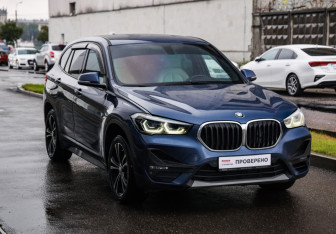 Подержанный автомобиль BMW X1 2021 года (5 фото)