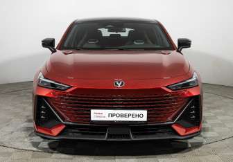 Подержанный автомобиль Changan UNI-V 2024 года (2 фото)