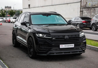 Подержанный автомобиль Volkswagen Touareg 2021 года (5 фото)