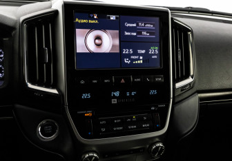 Подержанный автомобиль Toyota Land Cruiser Suv 2018 года (14 фото)