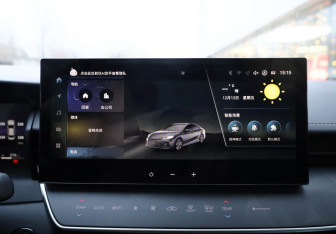 Подержанный автомобиль Toyota Camry Sedan 2024 года (13 фото)