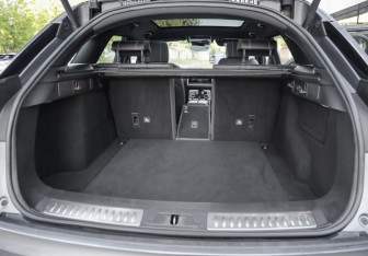 Подержанный автомобиль Land Rover Range Rover Velar 2019 года (37 фото)