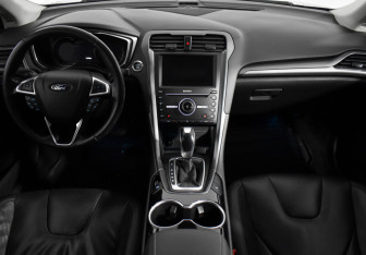 Подержанный автомобиль Ford Mondeo Sedan 2016 года (15 фото)