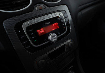 Подержанный автомобиль Ford Focus Hatchback 2010 года (12 фото)