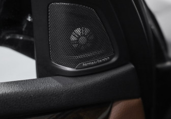Подержанный автомобиль BMW X5 2013 года (24 фото)