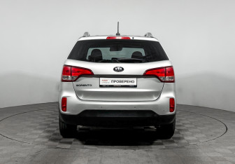 Подержанный автомобиль Kia Sorento 2019 года (6 фото)