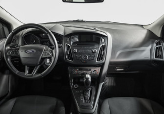 Подержанный автомобиль Ford Focus Wagon 2018 года (10 фото)