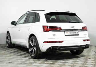 Подержанный автомобиль Audi Q5 2021 года (7 фото)