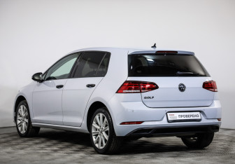 Подержанный автомобиль Volkswagen Golf Hatchback 2018 года (7 фото)