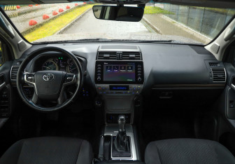 Подержанный автомобиль Toyota Land Cruiser Prado 2020 года (8 фото)