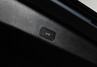 Подержанный автомобиль Geely Monjaro 2024 года (26 фото)