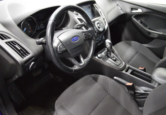 Подержанный автомобиль Ford Focus Hatchback 2016 года (10 фото)