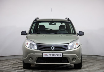 Подержанный автомобиль Renault Sandero 2013 года (2 фото)