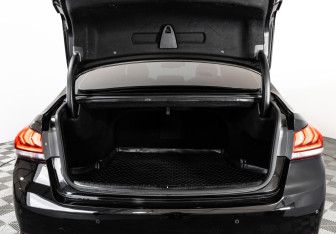 Подержанный автомобиль Hyundai Genesis 2016 года (35 фото)