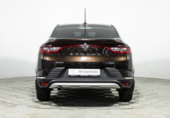 Подержанный автомобиль Renault Arkana 2019 года (6 фото)
