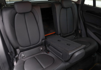 Подержанный автомобиль BMW X1 2019 года (25 фото)