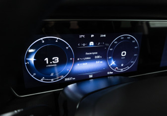 Подержанный автомобиль Hongqi HS5 2024 года (12 фото)