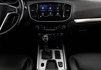 Подержанный автомобиль Geely Emgrand X7 2019 года (14 фото)