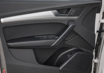 Подержанный автомобиль Audi Q5 2021 года (28 фото)