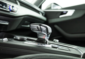 Подержанный автомобиль Audi A4 Sedan 2018 года (21 фото)
