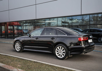 Подержанный автомобиль Audi A6 Sedan 2016 года (6 фото)