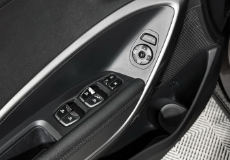 Подержанный автомобиль Hyundai Santa Fe 2016 года (10 фото)