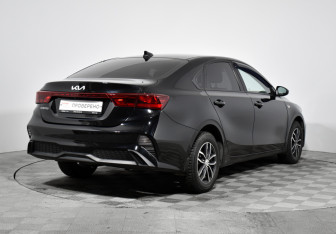 Подержанный автомобиль Kia Cerato Sedan 2022 года (5 фото)