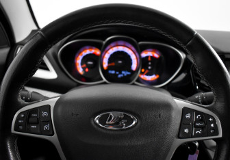 Подержанный автомобиль LADA (ВАЗ) Vesta Sedan 2020 года (17 фото)