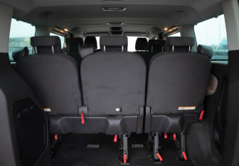 Подержанный автомобиль Ford Tourneo Custom 2014 года (16 фото)