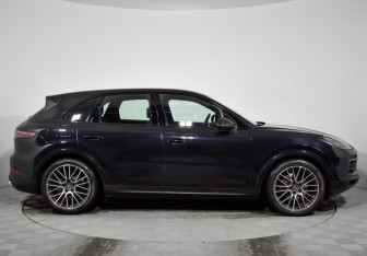 Подержанный автомобиль Porsche Cayenne 2019 года (4 фото)