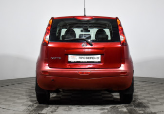 Подержанный автомобиль Nissan Note 2012 года (6 фото)