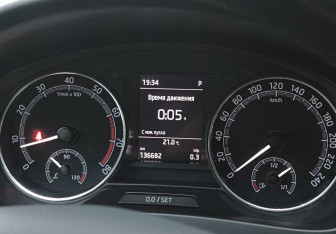 Подержанный автомобиль Skoda Rapid Liftback 2018 года (14 фото)