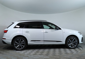 Подержанный автомобиль Audi Q7 2020 года (4 фото)