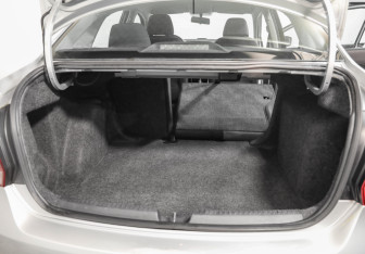 Подержанный автомобиль Volkswagen Polo Sedan 2015 года (22 фото)