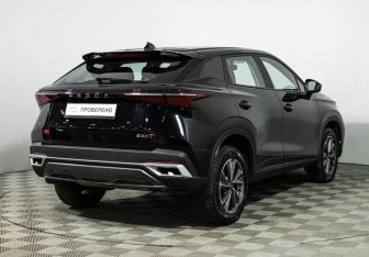 Подержанный автомобиль Omoda C5 2024 года (5 фото)