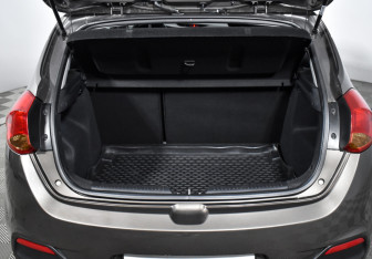 Подержанный автомобиль Kia Ceed Hatchback 2012 года (19 фото)