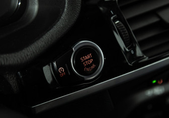 Подержанный автомобиль BMW X3 2015 года (15 фото)