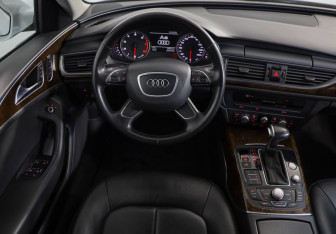 Подержанный автомобиль Audi A6 Sedan 2013 года (10 фото)