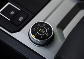 Подержанный автомобиль Volkswagen Touareg 2021 года (20 фото)