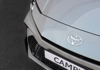 Новый Toyota Camry Sedan 2025 (7 фото)