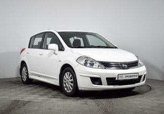 Подержанный автомобиль Nissan Tiida Hatchback 2012 года (3 фото)