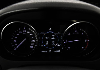 Подержанный автомобиль Land Rover Discovery Sport 2017 года (25 фото)